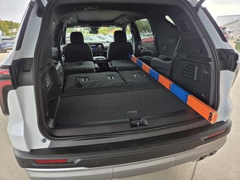 New 2026 Chevrolet Traverse LT w/ Sun and Wheel Package image 9