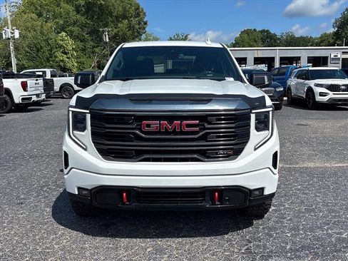 Used 2022 GMC Sierra 1500 AT4 AWD/4WD image 2