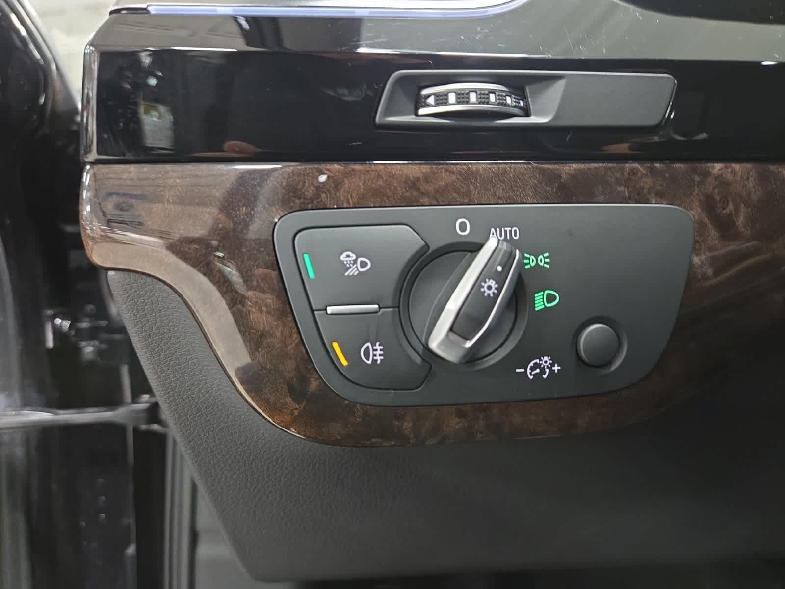 Used 2019 Audi Q7 3.0T Premium Plus w/ Premium Plus Package AWD/4WD image 34