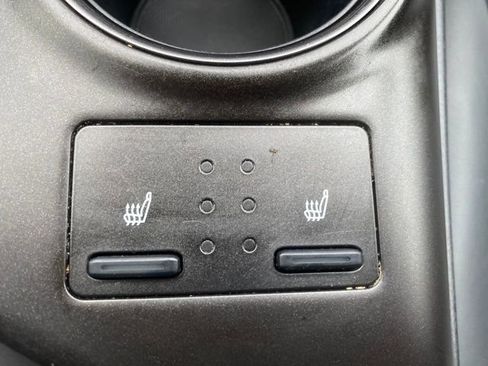 Used 2023 Toyota Camry SE image 14