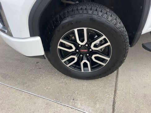 Used 2021 GMC Sierra 1500 AT4 image 29