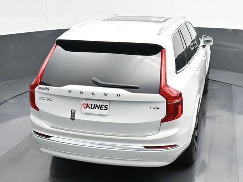 New 2025 Volvo XC90 T8 Core w/ Protection Package Premier image 32