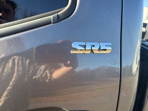 Used 2017 Toyota Tacoma SR5 image 13
