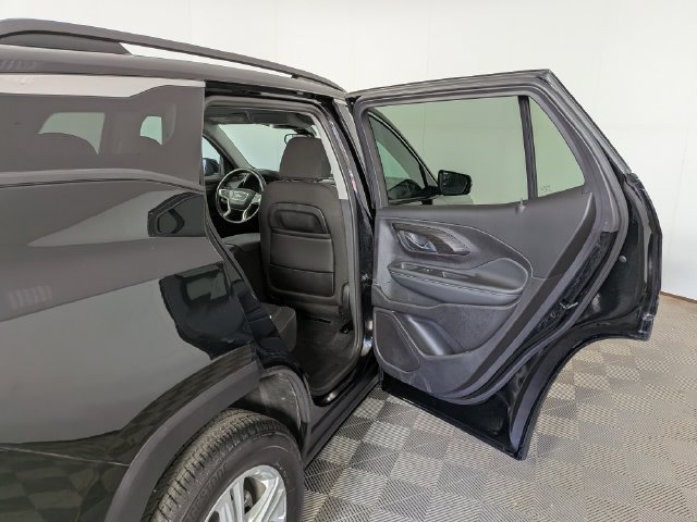 Used 2024 GMC Terrain SLE w/ Driver Convenience Package AWD/4WD image 32