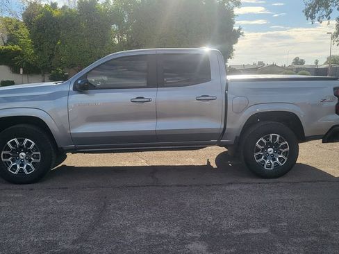 Used 2024 Chevrolet Colorado Z71 w/ Z71 Convenience Package 2 AWD/4WD image 5