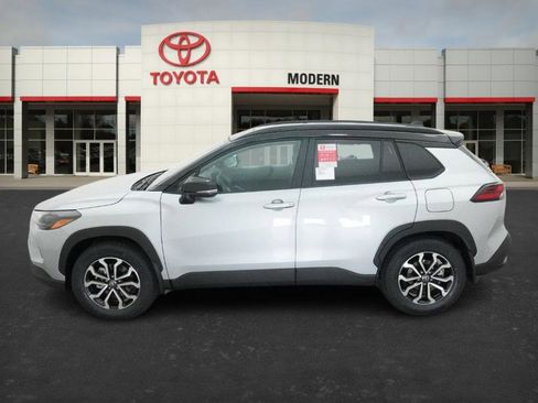 New 2026 Toyota Corolla Cross SE image 9