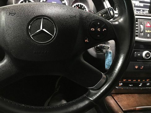 Used 2010 Mercedes-Benz E 350 Sedan image 25