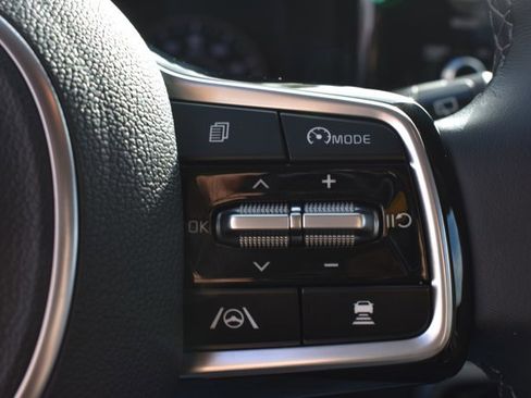 Used 2024 Kia Sorento EX image 23