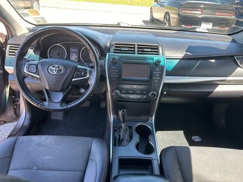 Used 2017 Toyota Camry SE image 15