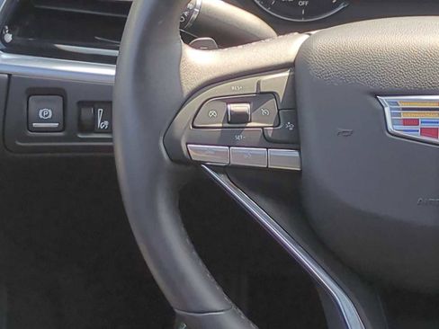 Used 2025 Cadillac XT6 Luxury image 15