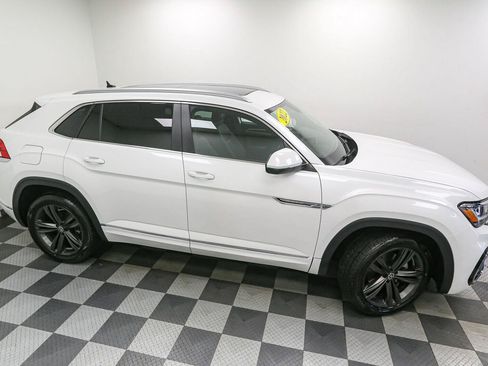 Certified 2022 Volkswagen Atlas Cross Sport SEL R-Line AWD/4WD image 6