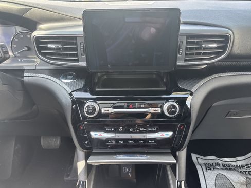 Used 2022 Ford Explorer ST-Line w/ Class IV Trailer Tow Package image 22