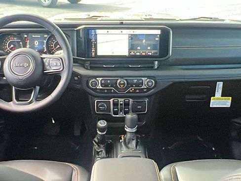 New 2025 Jeep Gladiator Sport image 21