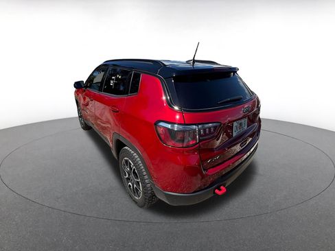 Used 2025 Jeep Compass Trailhawk image 5