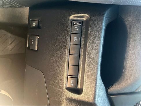 Used 2021 Toyota RAV4 XLE w/ Convenience Package AWD/4WD image 34