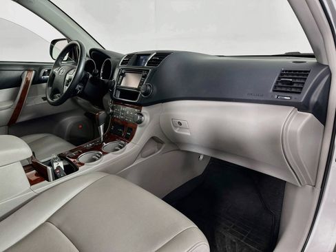 Used 2013 Toyota Highlander Limited AWD/4WD image 29
