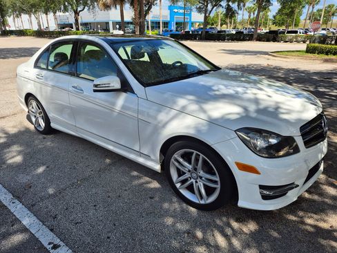 Used 2014 Mercedes-Benz C 250 Sedan image 2