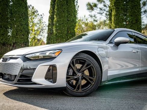 Used 2022 Audi e-tron GT Premium Plus image 3
