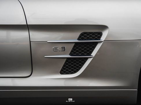 Used 2011 Mercedes-Benz SLS AMG Coupe image 12