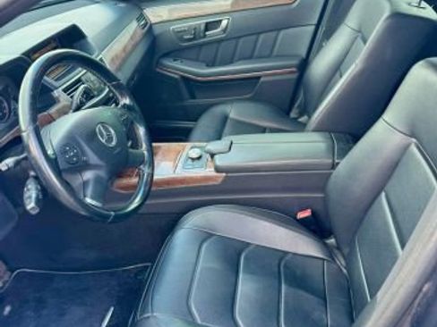Used 2012 Mercedes-Benz E 350 4MATIC Sedan image 4