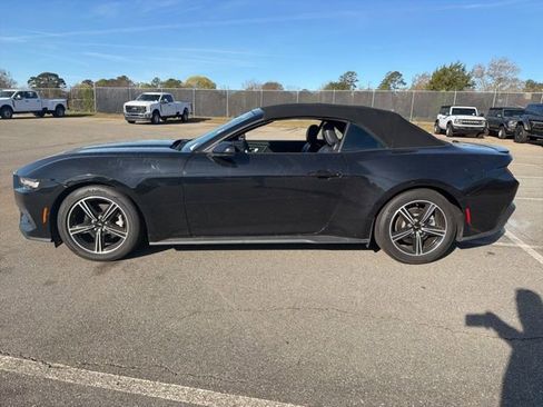 Used 2025 Ford Mustang Premium image 28