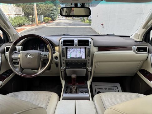 Used 2013 Lexus GX 460 image 23