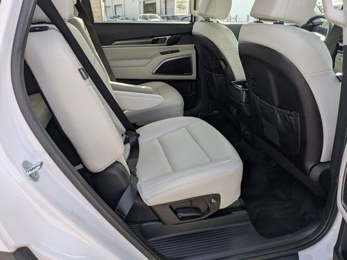 Used 2025 Kia Telluride S image 30