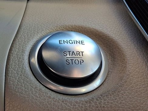 Used 2019 Mercedes-Benz GLC 300 GLC 300 image 25