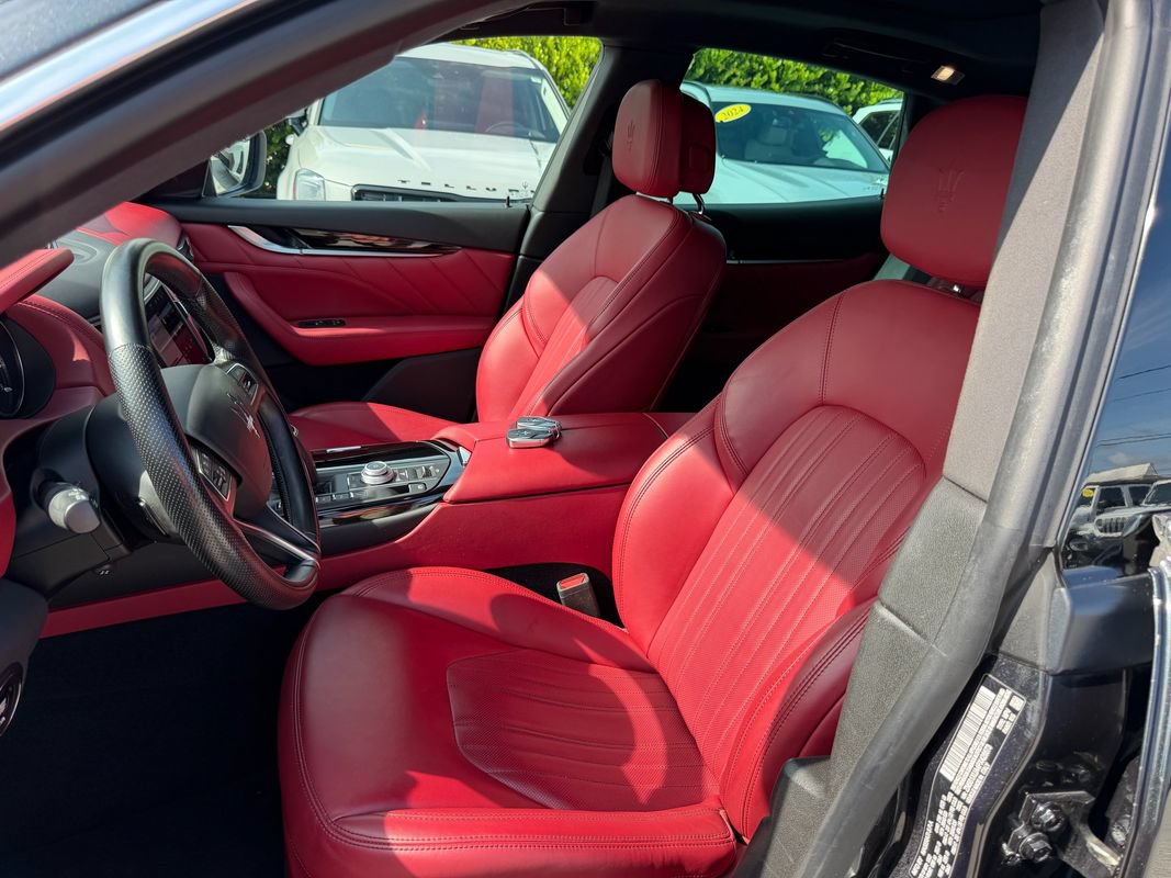 Used 2023 Maserati Levante GT AWD/4WD image 16