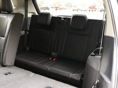 Used 2021 Volkswagen Tiguan SE FWD image 26