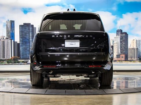 New 2025 Land Rover Range Rover Long Wheelbase SE image 11
