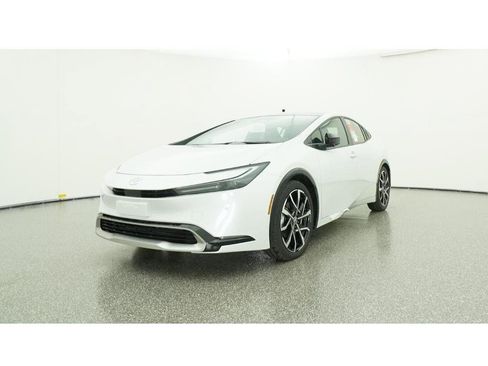 New 2026 Toyota Prius Plug-In Hybrid image 32