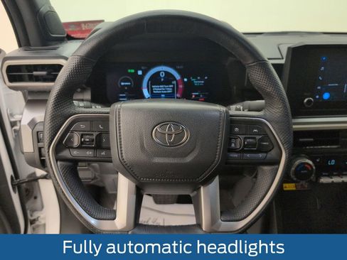 Used 2025 Toyota Tacoma TRD Off-Road w/ TRD Off Road Upgrade Package AWD/4WD image 32