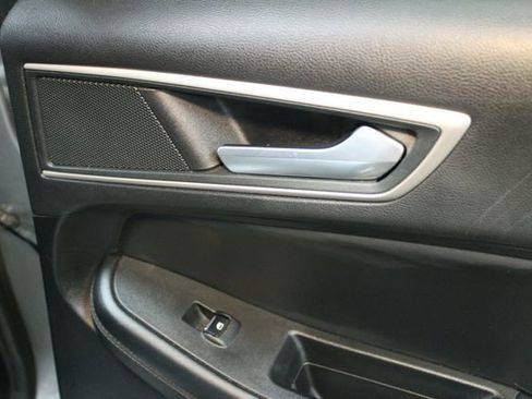 Used 2024 Ford Edge SEL image 13