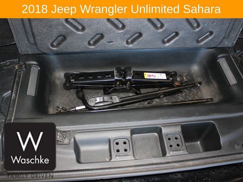Used 2018 Jeep Wrangler Unlimited Sahara image 18