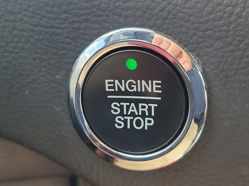 Used 2023 Ford Edge SEL image 30