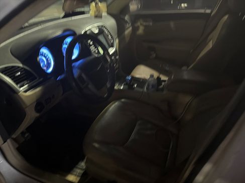 Used 2014 Chrysler 300 image 10