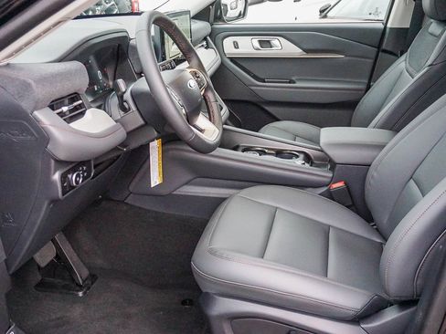 New 2026 Ford Explorer Active w/ Active Comfort Package image 17