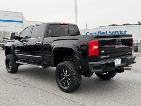 Used 2018 GMC Sierra 3500 Denali image 13