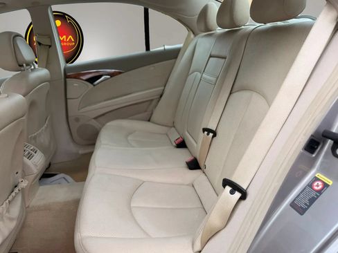 Used 2006 Mercedes-Benz E 320 CDI Sedan image 21