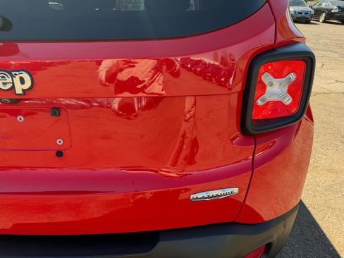 Used 2017 Jeep Renegade Latitude image 12