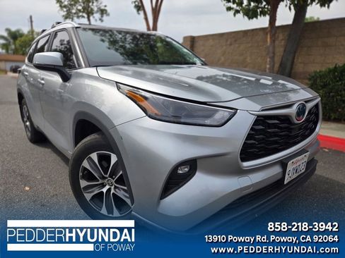 Used 2024 Toyota Highlander XLE image 1