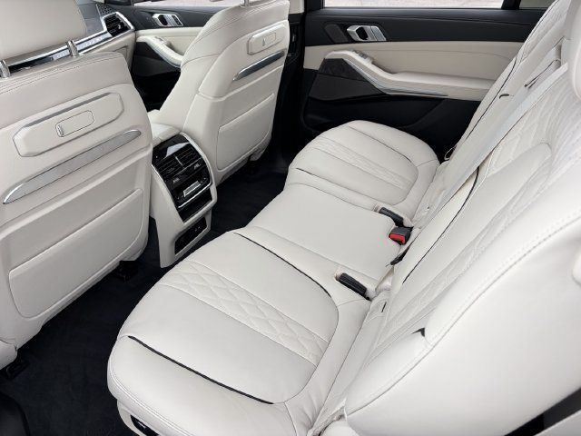 Certified 2025 BMW X7 xDrive40i w/ Premium Package AWD/4WD image 18