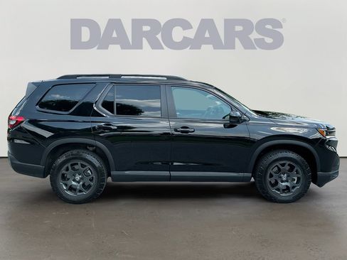 Used 2025 Honda Pilot TrailSport image 8