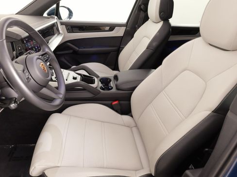 Used 2024 Porsche Cayenne S AWD/4WD image 35
