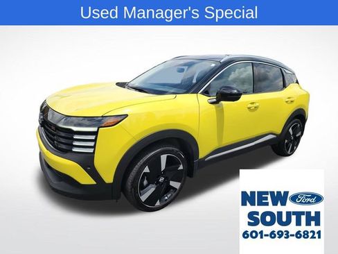 Used 2025 Nissan Kicks SR AWD/4WD image 1