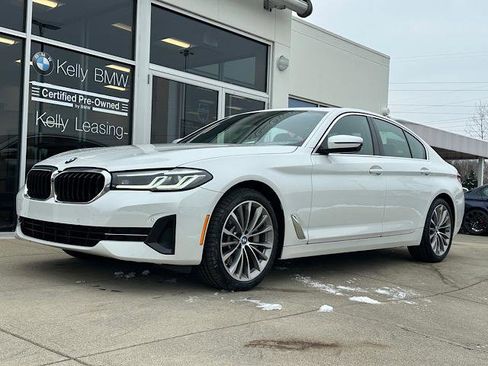 Certified 2022 BMW 530i xDrive w/ Premium Package image 3