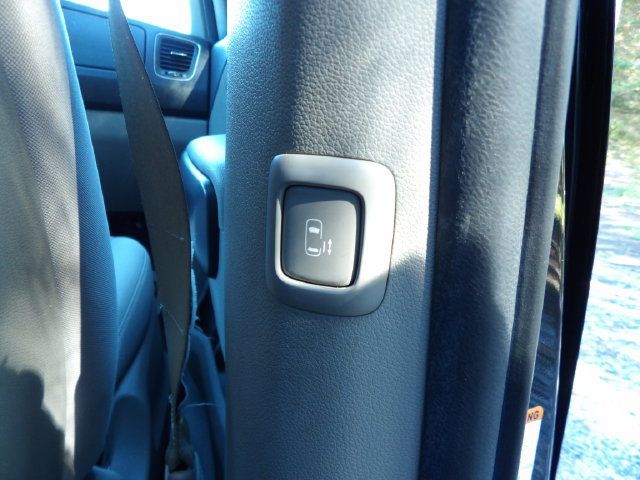 Used 2016 Kia Sedona LX w/ Option Group 020 FWD image 15