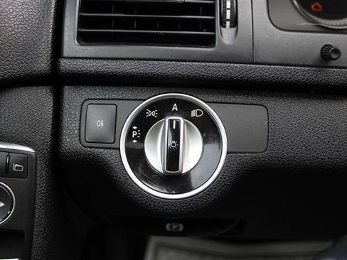 Used 2011 Mercedes-Benz C 300 4MATIC Sedan image 17
