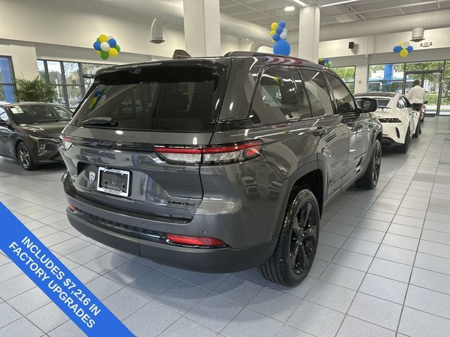 Used 2023 Jeep Grand Cherokee Limited w/ Luxury Tech Group II AWD/4WD image 34